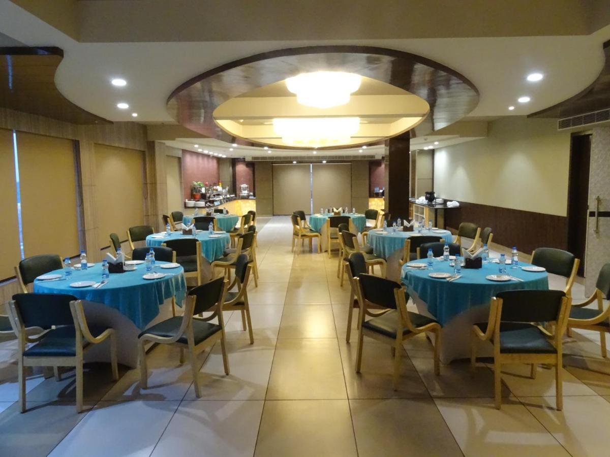 The Grand Arc Hotel & Convention Centre Shahjahanpur Экстерьер фото