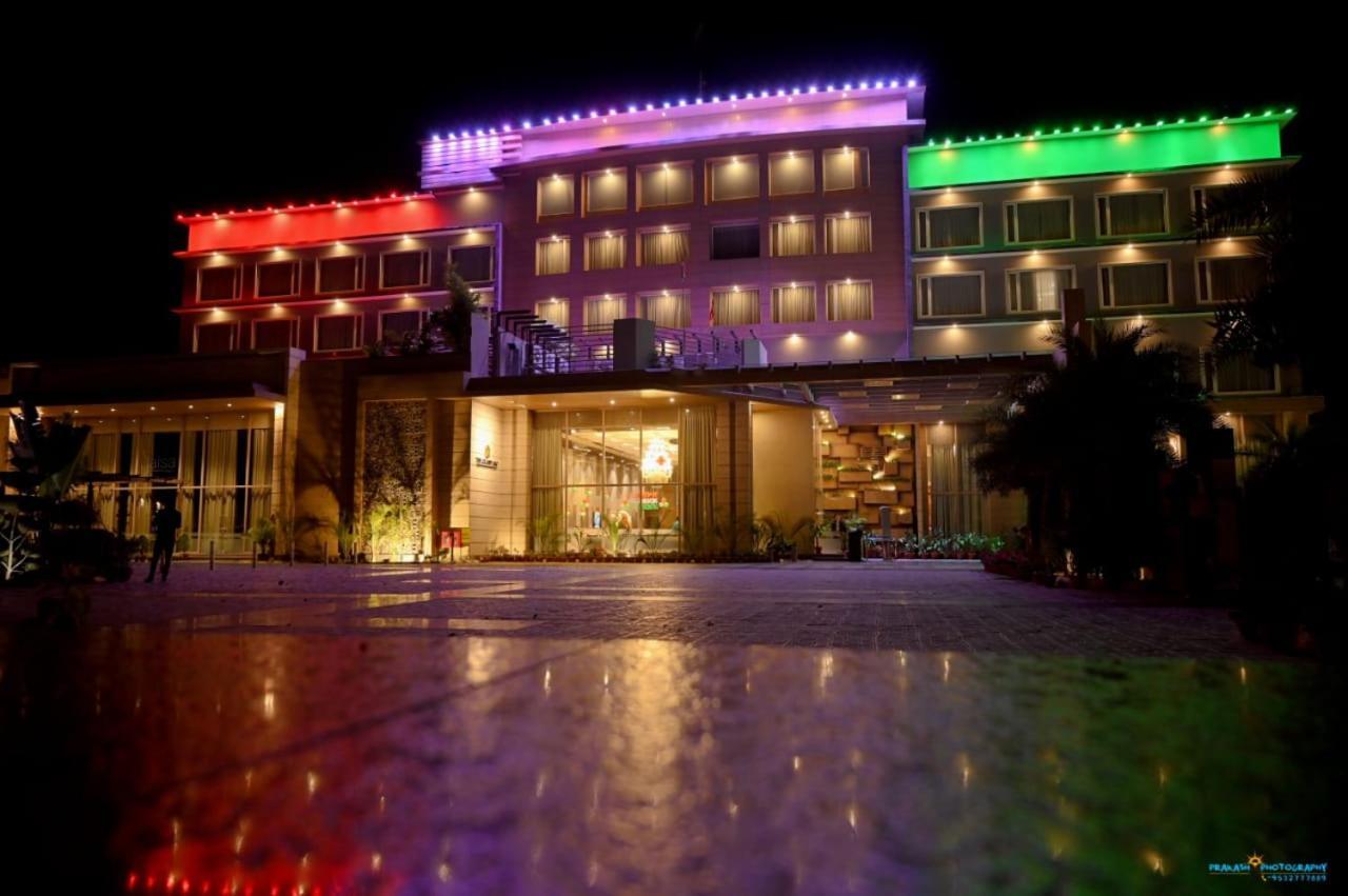 The Grand Arc Hotel & Convention Centre Shahjahanpur Экстерьер фото
