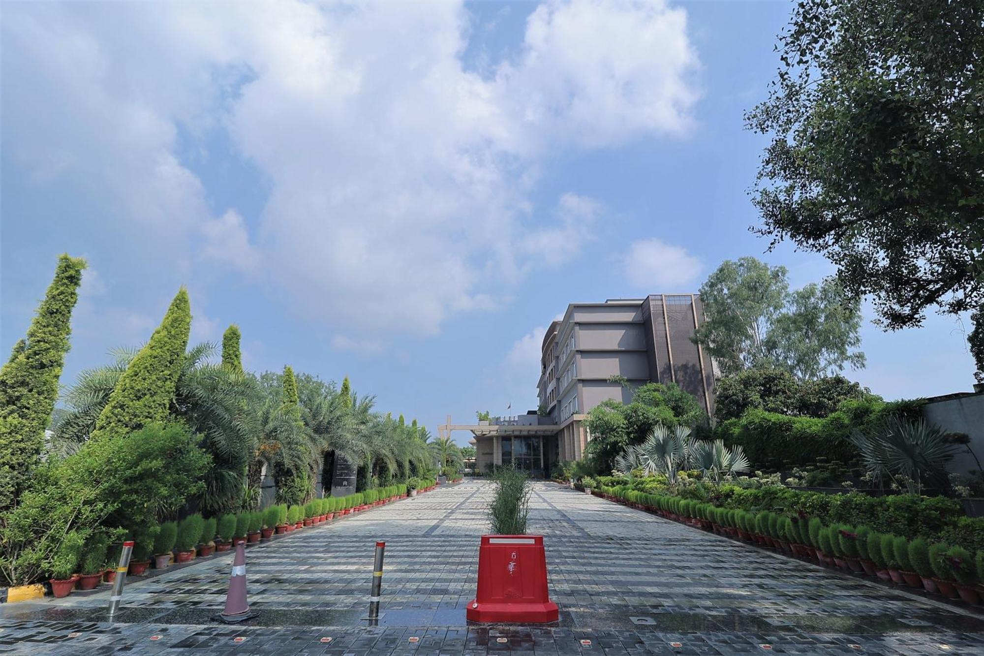 The Grand Arc Hotel & Convention Centre Shahjahanpur Экстерьер фото